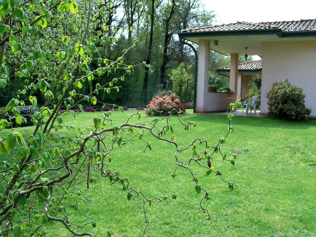 ** Bed & Breakfast Bed&Breakfast Il Ciliegio Fiorito Somma Lombardo Italy